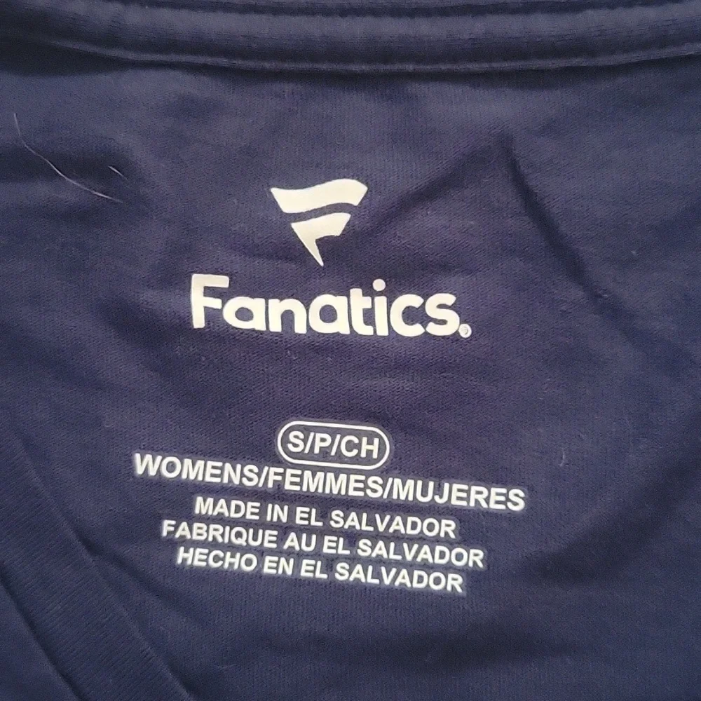 Womens Small Atlanta Braves V Neck Shirt. NWT - Picture 7 of 9